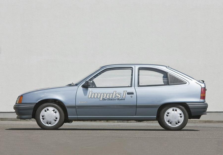  Opel Kadett E 1984 года  (фото 16 из 22)